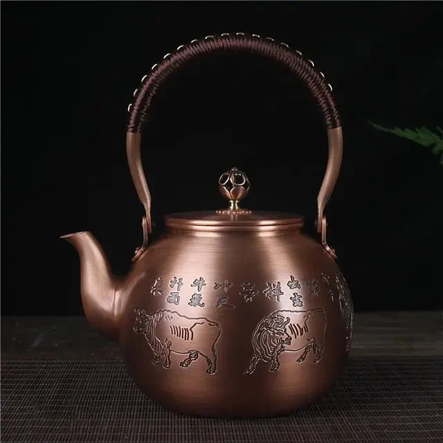 Théière Chinoise en Cuivre Motif Taureaux 1.5L