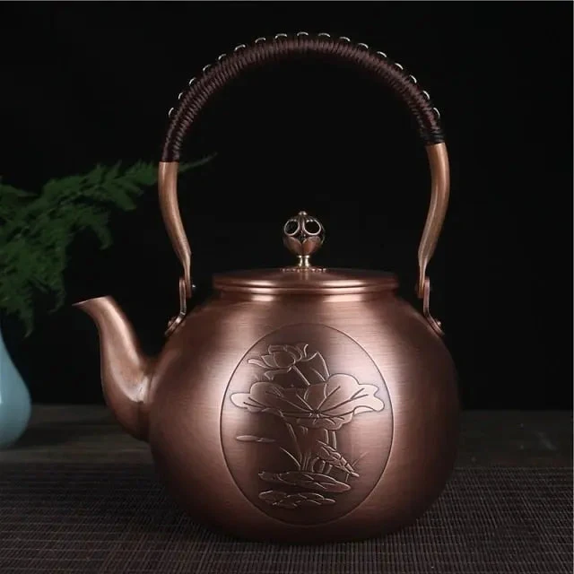 Théière Chinoise en Cuivre Motif Nénuphar 1.5L