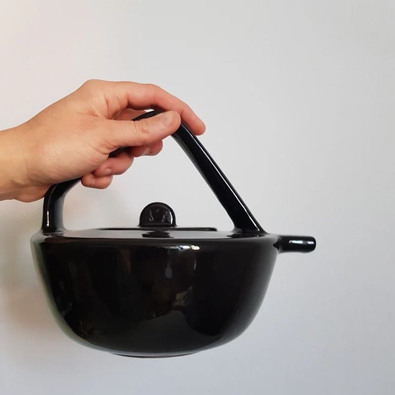 Théière en faïence artisanale française