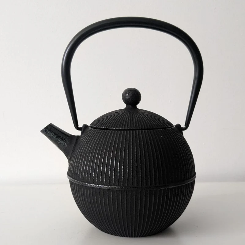 Théière Ronde en Fonte Oiharu Miyabi 900ml