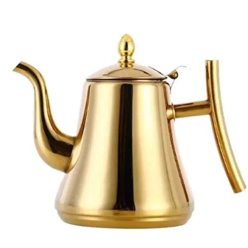 Théière dorée avec infuseur intégré