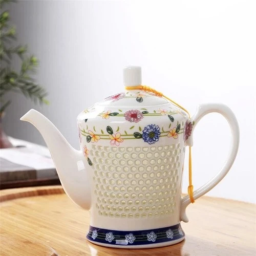 THÉIÈRE EN PORCELAINE BLANCHE DESIGN