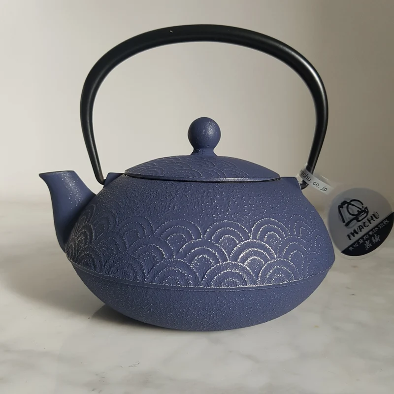 Théière Japonaise Fonte Bleue Iwachu Seigaiha 600ml