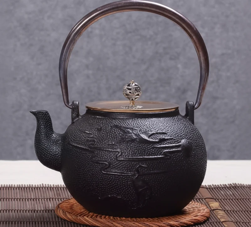 THÉIÈRE EN FONTE NOIRE
